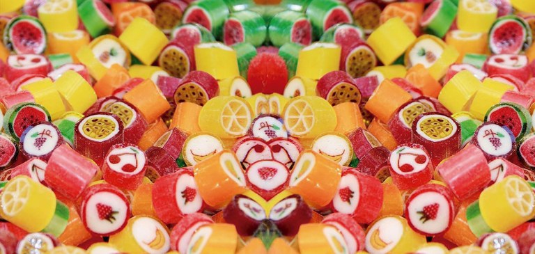 01_BailOut_Candy_show_live_home.jpg 01_BailOut_Candy_show_live_home.jpg